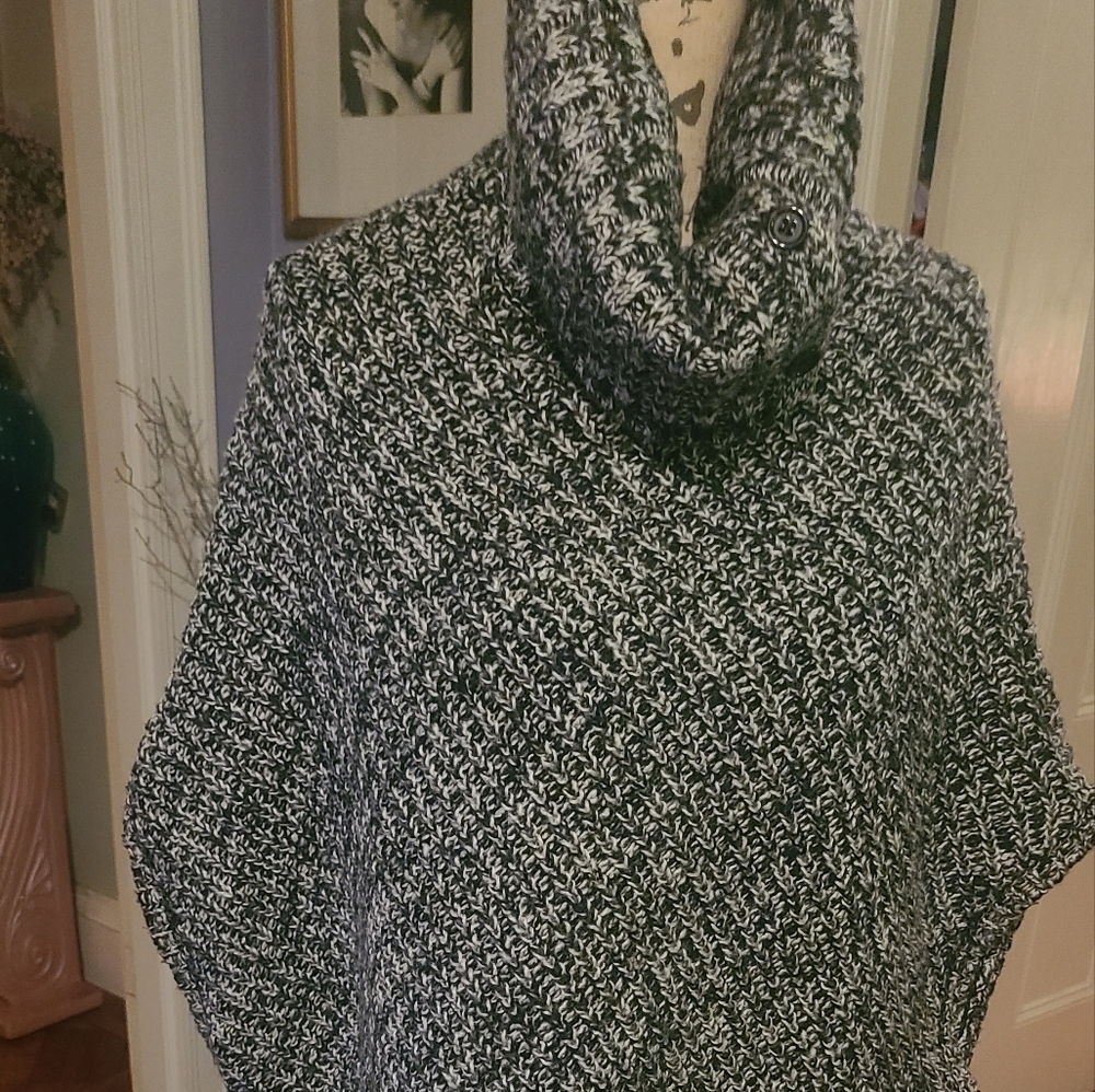 NEW WIDE TURTLENECK SLEEVELESS SWEATER/VEST size small hpπ₯π₯π₯ - Picture 2 of 6